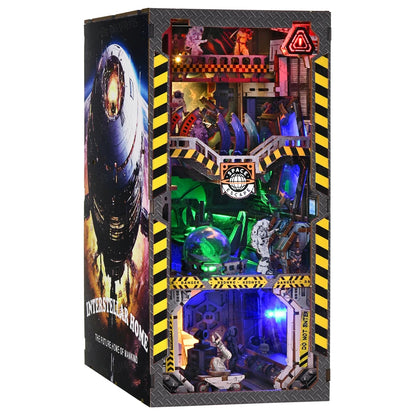 Kit per angolo lettura Magic House fai da te Puzzle in legno Libreria Inserto Decorazione Casa delle bambole Modello Fermalibri Costruzione Decorazione per la casa Regali
MODELLO "H. POTTER"