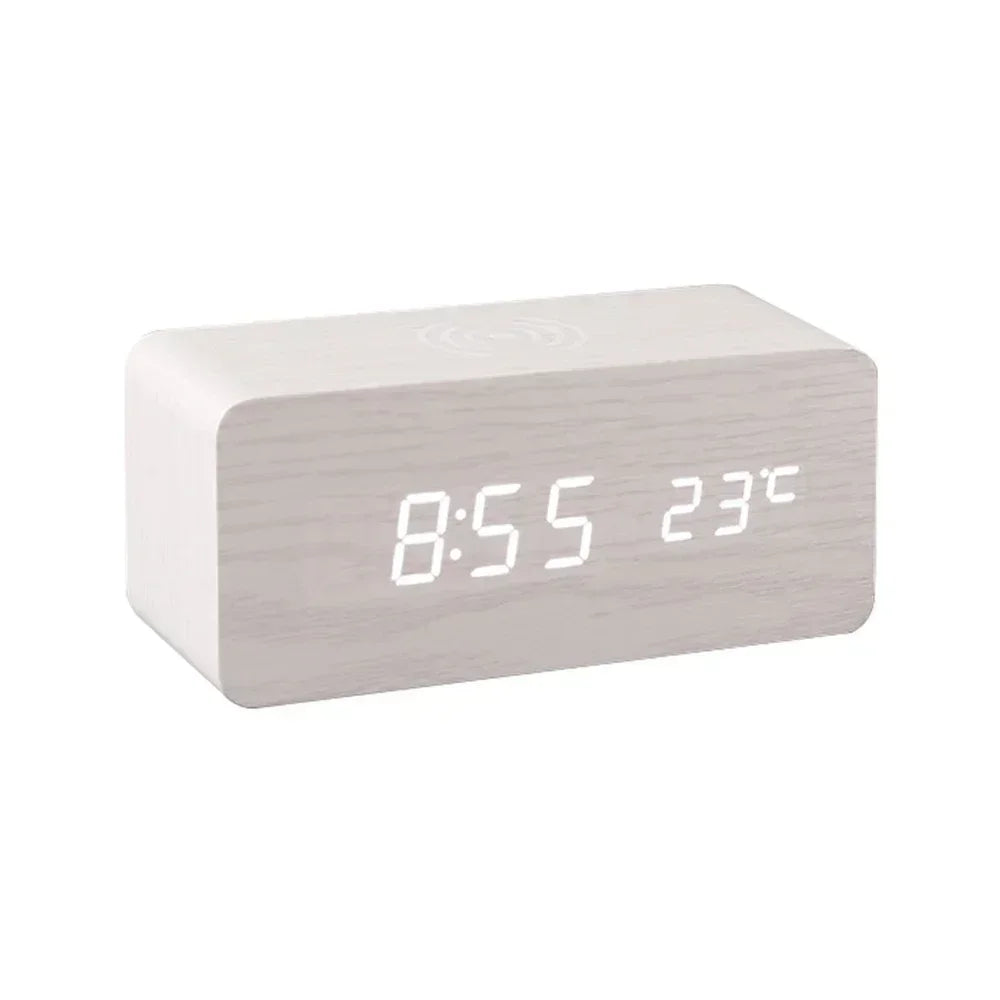 Sveglia digitale moderna in legno con LED, termometro, caricabatterie wireless e base di ricarica wireless Qi. Sveglia a LED