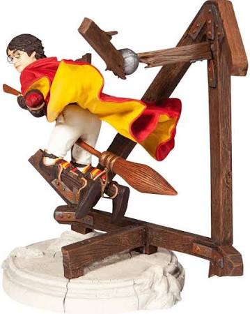 World Of Wizard Of Harry Potter 6006824 Figura di Harry Potter Giocando a Quidditch